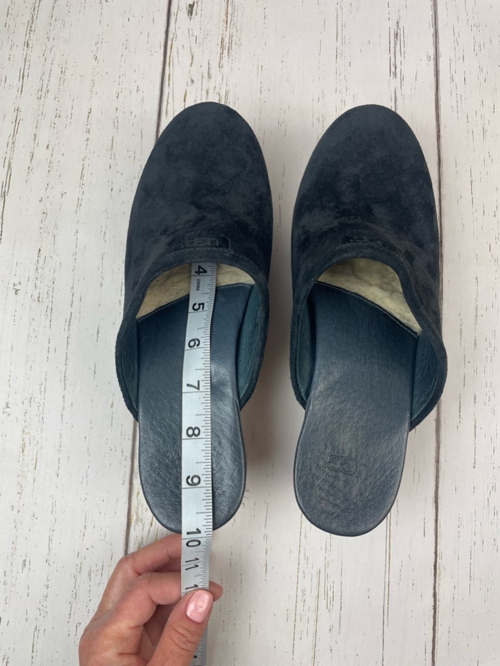 UGG Abbie Clog - Picture 16 of 16